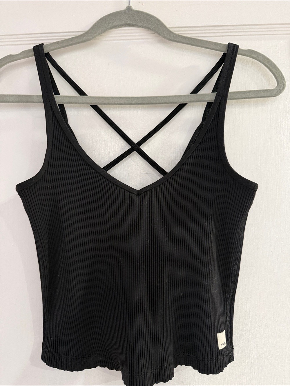Vuori ribbed crop tank - small EUC